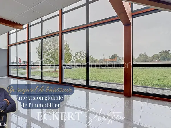 Local commercial 2 pièces 152 m²