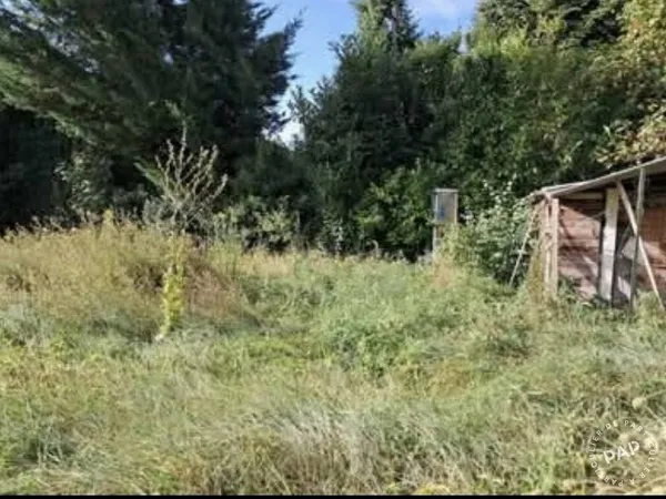 Terrain 900 m²