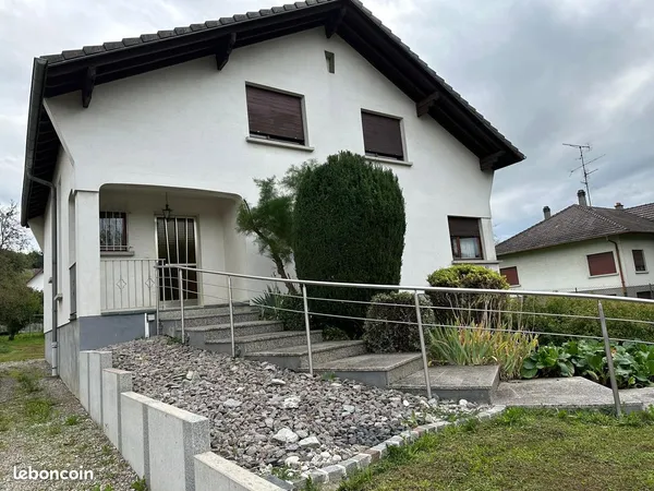 MAISON 8 Pieces 149 M2