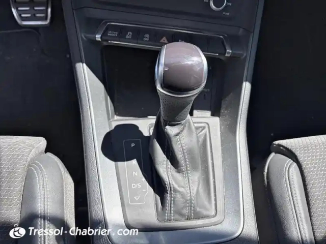 Audi Q3 35 tdi 150 ch s tronic 7 s line — photo 8