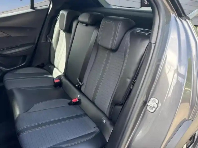 Peugeot 2008 puretech 100 s&amp;s bvm6 allure pack — photo 23