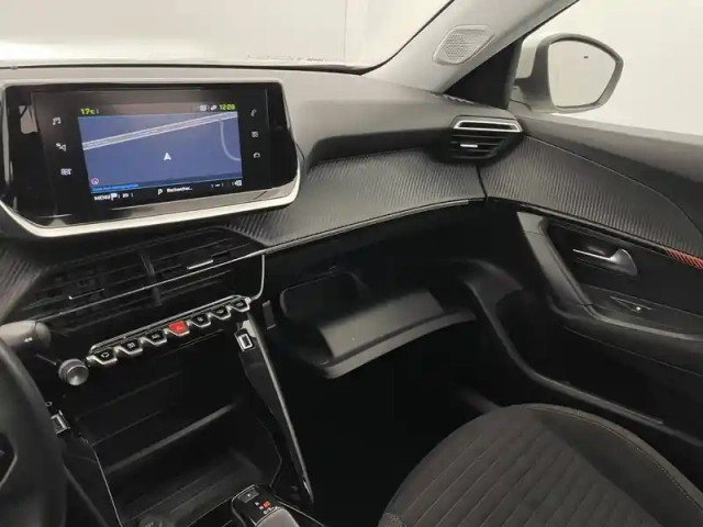 Peugeot 2008 moteur électrique 136 ch — photo 32