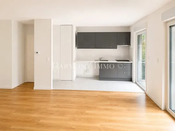 APPARTEMENT T2 ENSOLEILLÉ AVEC BALCON 17 M2 + 2 PARKINGS