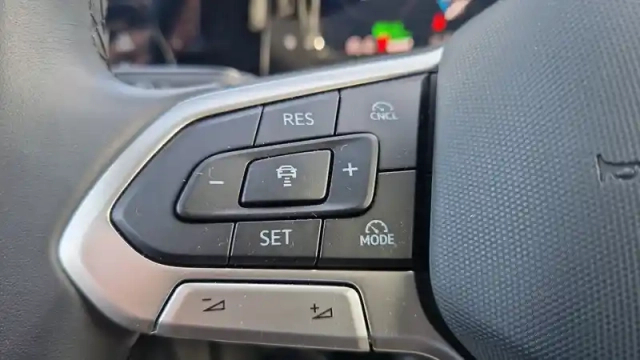 Volkswagen Golf 1.5 ehybrid 204 dsg6 — photo 31