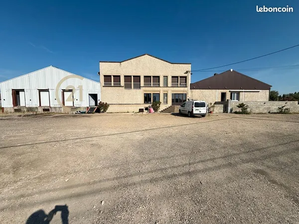 Local 1800 m² LOUHANS