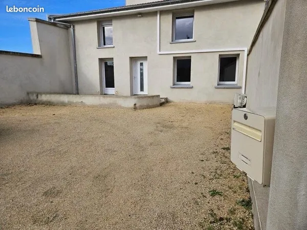 Maison de Village à Louer