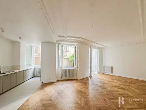 Appartement 6 pièces 143 m²