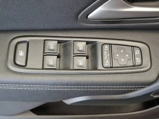 Dacia Duster eco-g 100 4x2 — photo 30