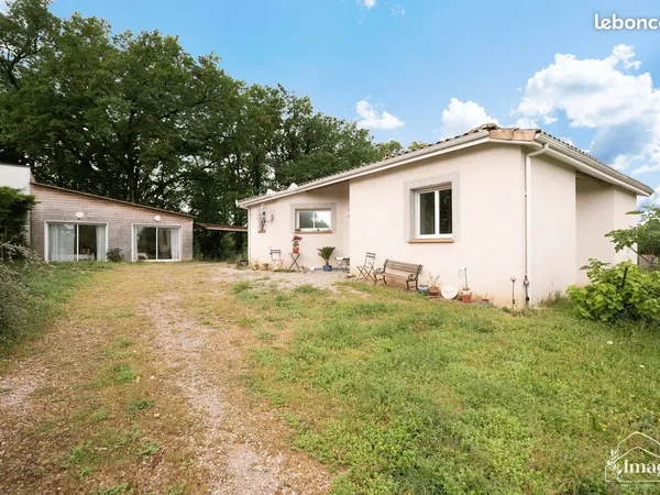Maison 4 pièces de plain pied de 98 m² avec T2 indépendant - Environnement campagne - GRAULHET