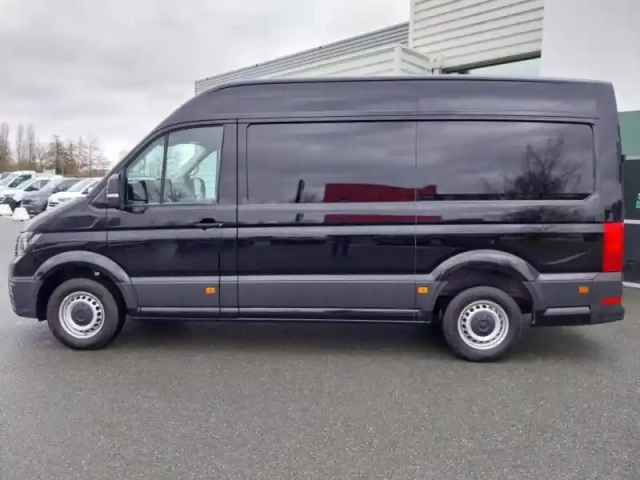 Volkswagen Crafter fg 35 l3h3 2.0 tdi 140ch business traction bva8 — photo 2