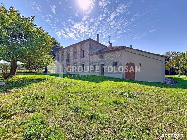 Maison 10 pièces 308 m²