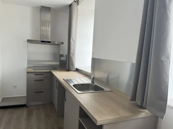 À LOUER...STUDIO RÉNOVÉ