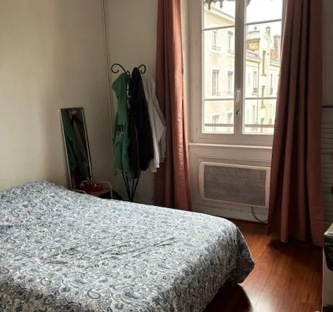 Beau studio dans de l'ancien