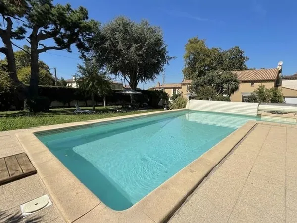 Maison 7 pièces 240 m²