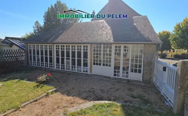 Maison de caractère à rénover en Centre Bretagne 159 m2 habitables et 6 chambres
