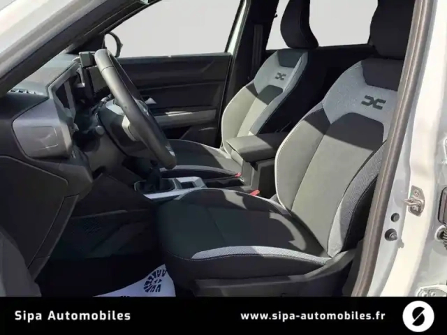 Dacia Bigster mild hybrid-g 140 — photo 12