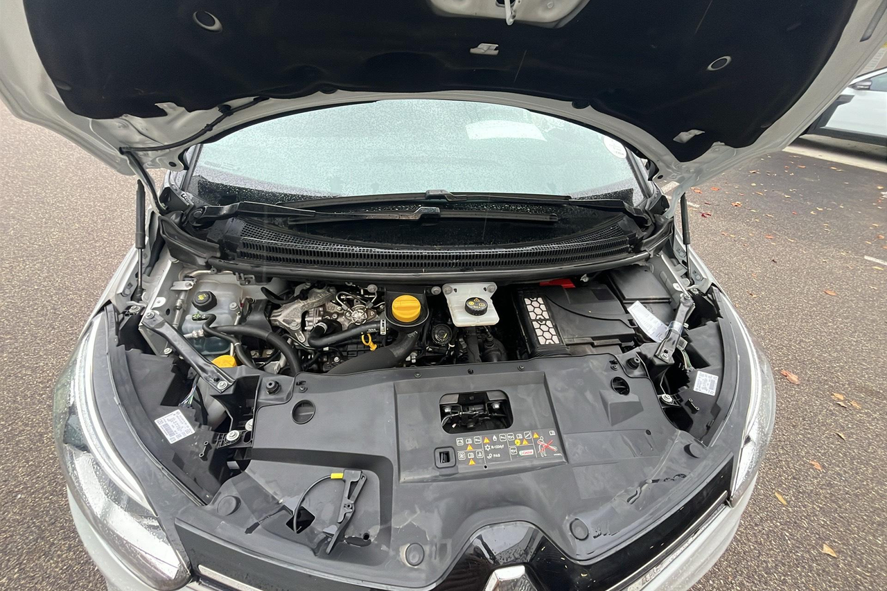 Renault Grand Scenic TCe 160 EDC — photo 16