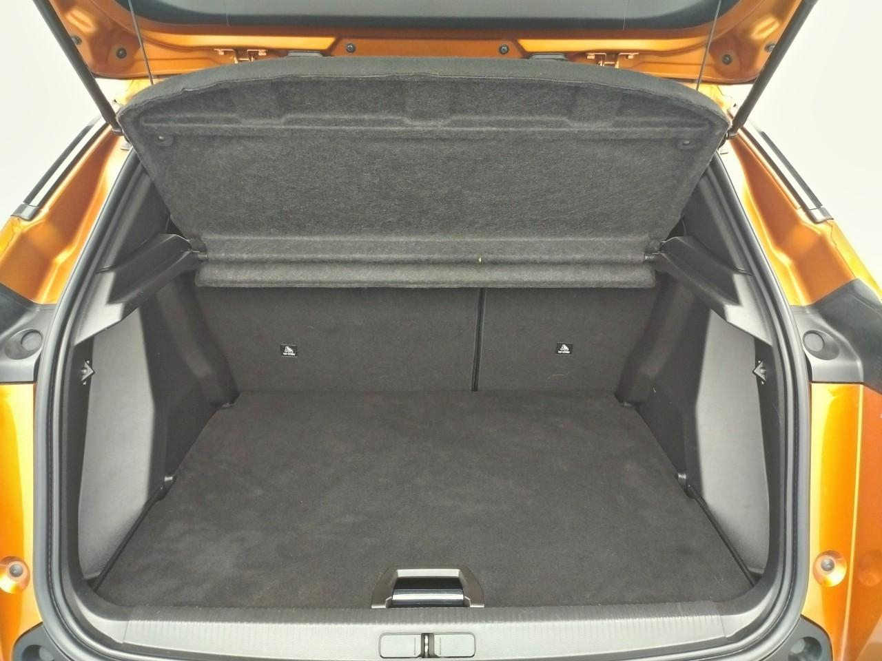 Peugeot 2008 puretech 130 s&s eat8 style — photo 14