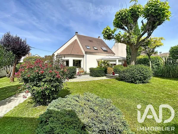 Maison 6 pièces 258 m²