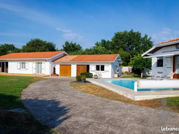 Propriété 214 m² Parentis-en-Born