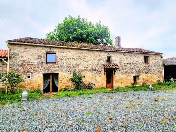 Belle propriété offrant deux maisons , idéale pour un projet familial ou de gîte