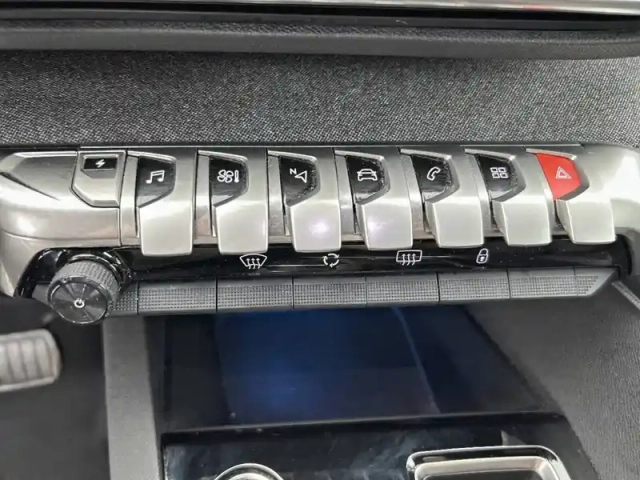 Peugeot 3008 hybrid 225 e-eat8 — photo 56