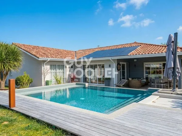 Maison de charme à Soustons, avec piscine à débordement !