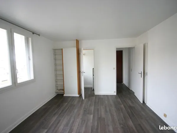 Studio 1 pièce 27 m²
