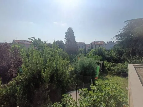 Appartement 6 pièces 12 m²