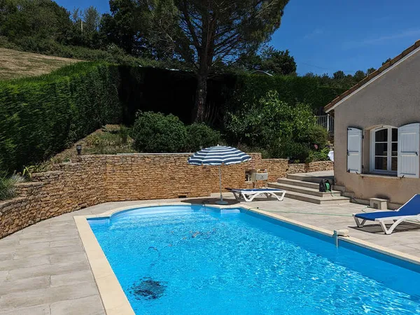 Maison 6 pièces 236 m²