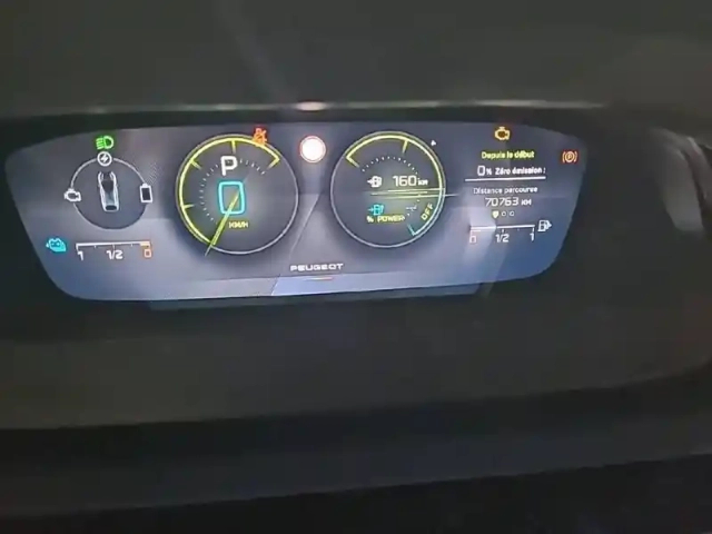 Peugeot 408 phev 225 e-eat8 — photo 10