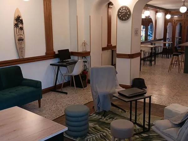 🏢 Poste de travail en Open Space - Coworking - Les Arcs-sur-Argens