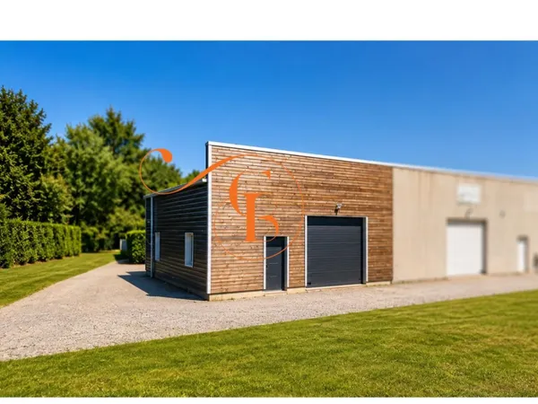 Local professionnel 102m²