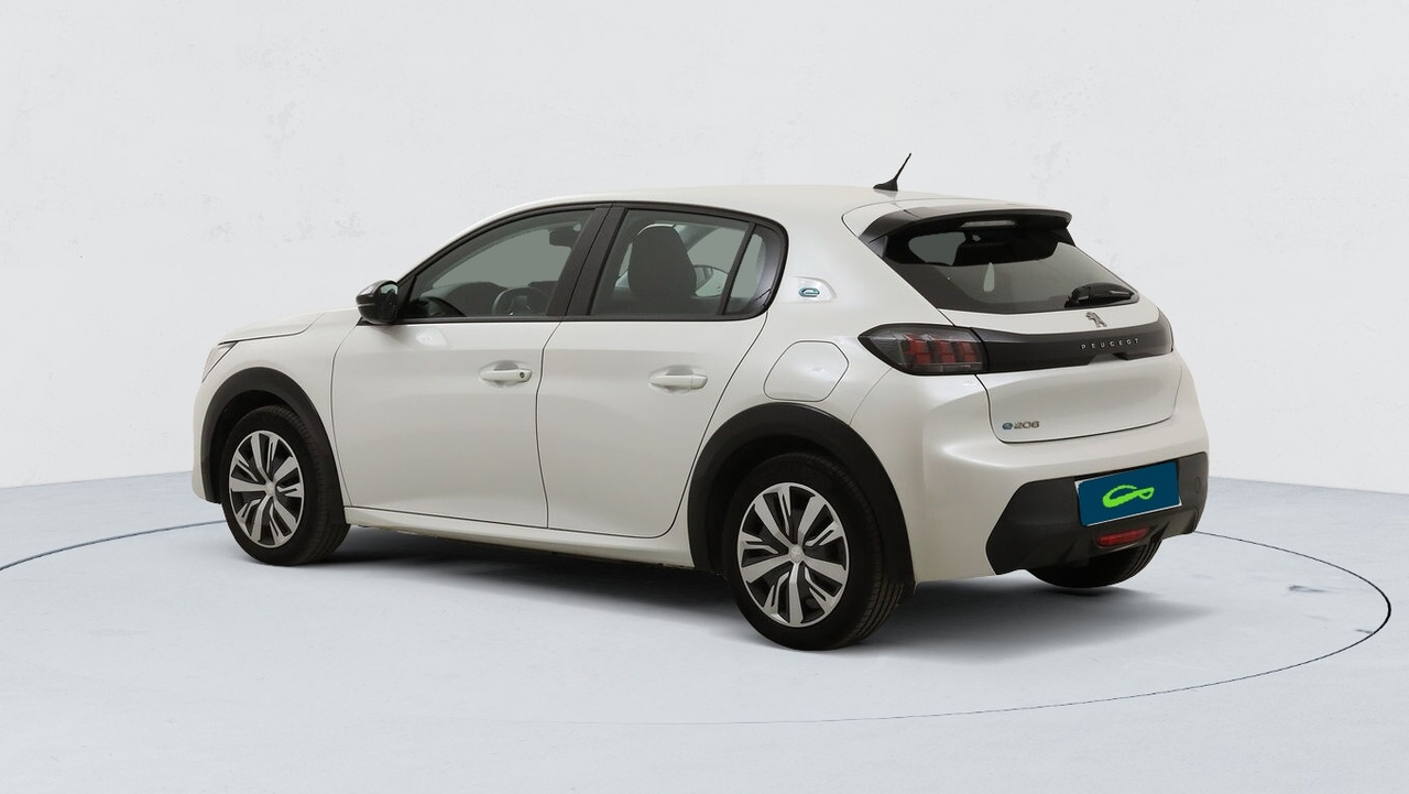 Peugeot 208 — photo 3