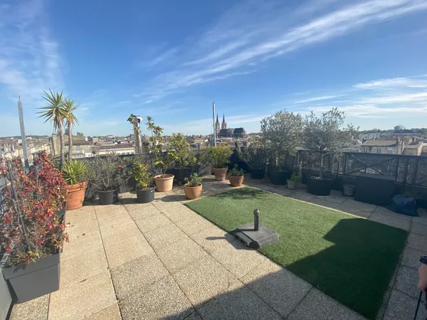 Appartement T4 meublé en duplex 100m2 et son rooftop