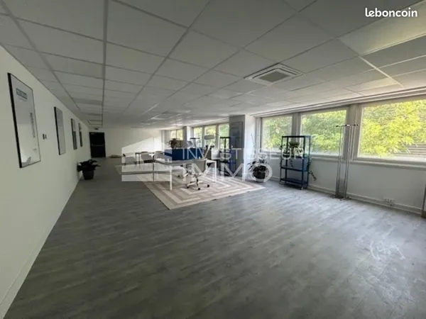 Local d'activité 375 m²