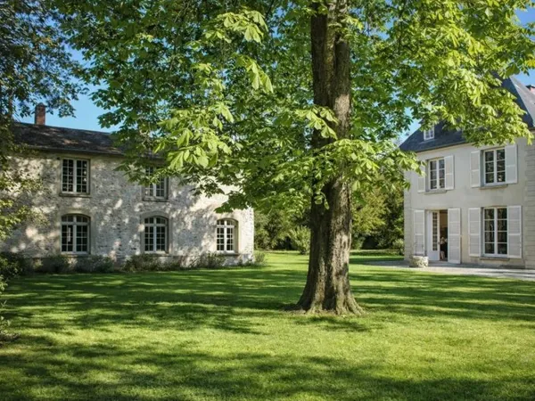 Seine et Marne - Propriété composée de deux manoirs - Total de 6