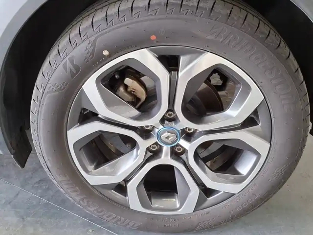 Renault Captur e-tech plug-in 160 - 21 — photo 27
