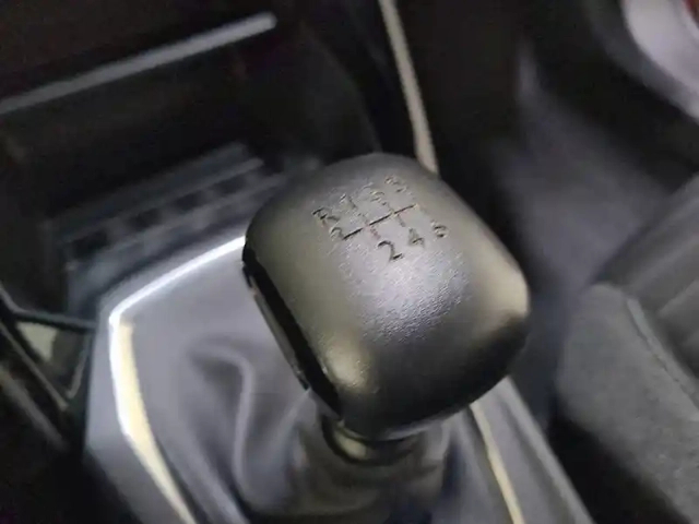 Peugeot 2008 puretech 100 s&amp;s bvm6 — photo 14