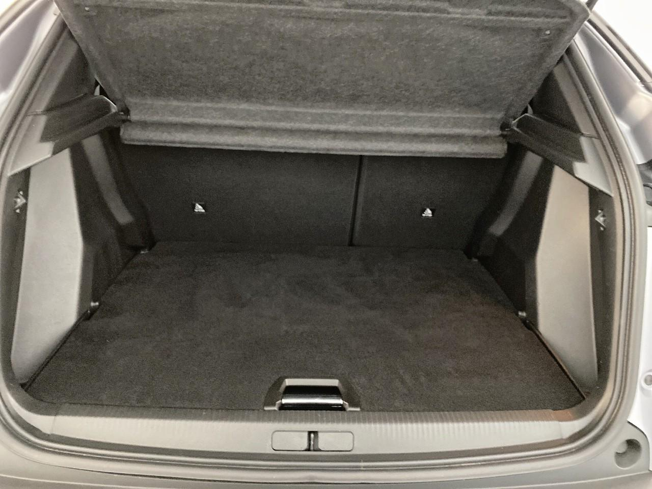Peugeot 2008 130 s&s eat8 allure — photo 6