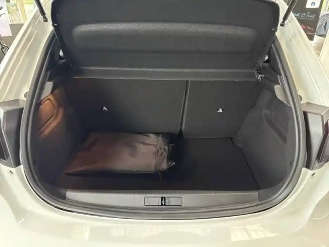 Peugeot 208 electrique 54 kwh 156ch — photo 35
