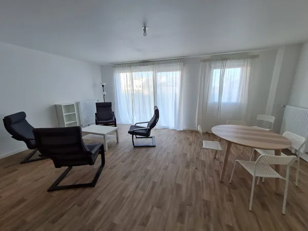 Loue chambre en colocation dans appartement