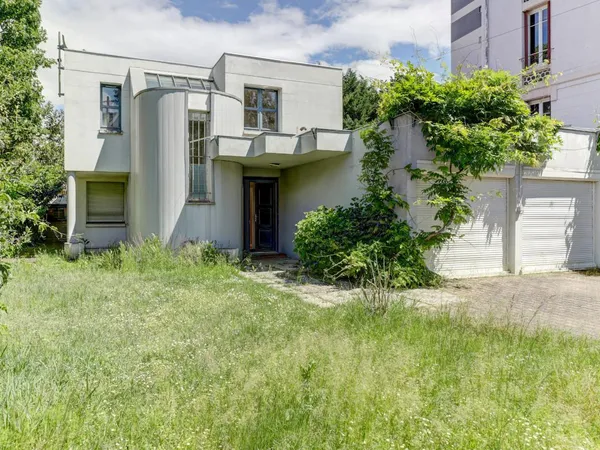 Secteur Marivaux Maison T8 de 187m2 sur 860m2 de terrain clos et arboré