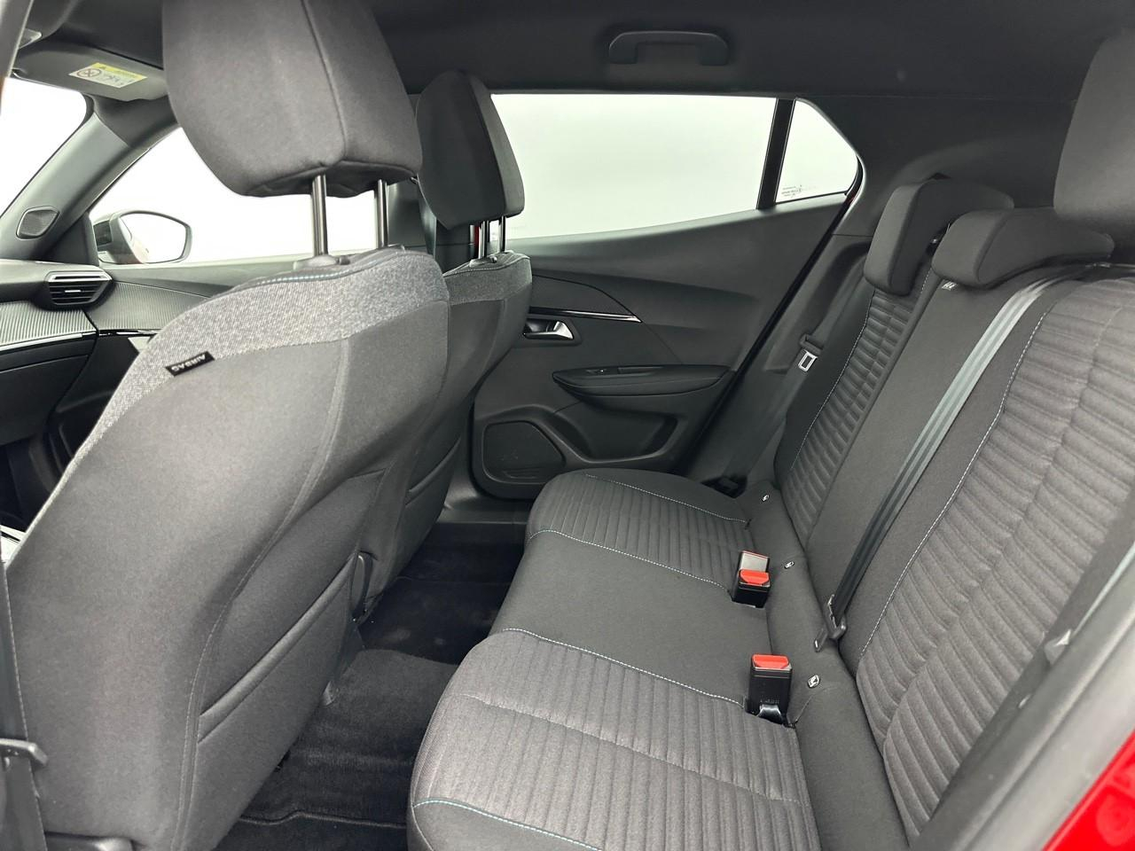 Peugeot 2008 puretech 130 s&s eat8 style — photo 12
