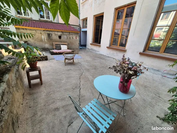 Appartement de 47m2, avc cour privative