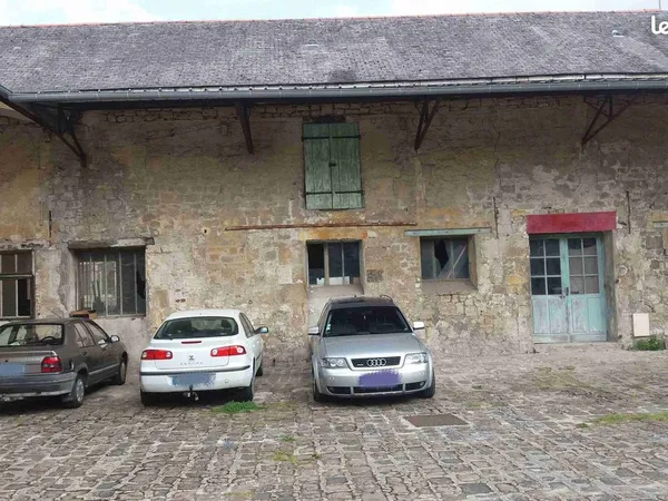 IMMEUBLE 350 M2 ou LOFT à créer 75 KM de PARIS CENTRE VILLERS COTTERETS
