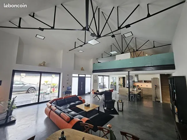 Maison 5 pièces 258 m²