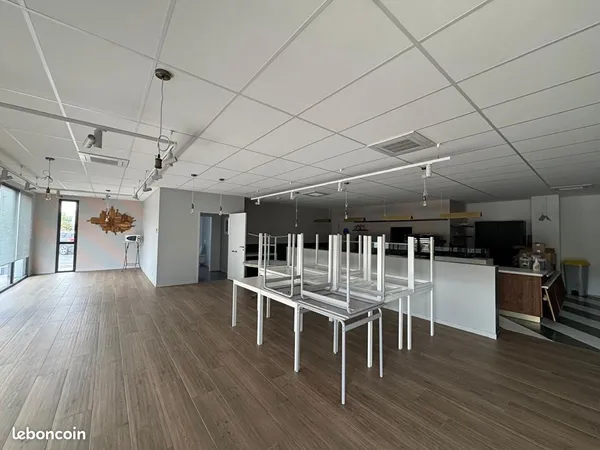 Murs commerciaux 235 m² TRELAZE