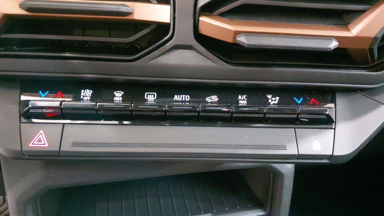Dacia Bigster Mild Hybrid 140 — photo 21