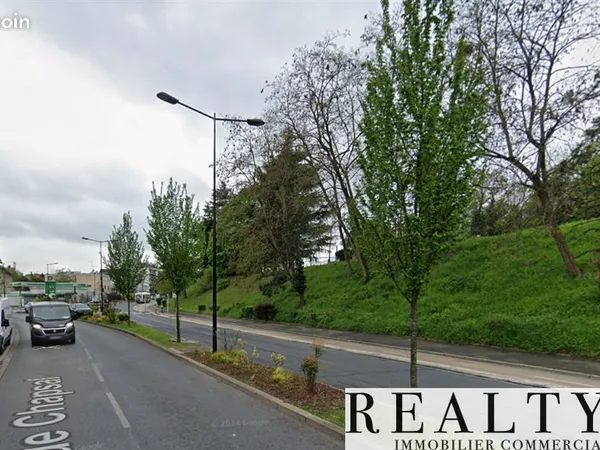 Local commercial 267 m²